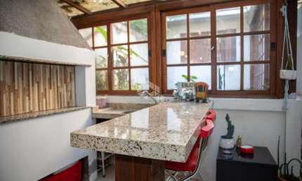 Seu novo lar no Mont Serrat: Apartamento garden com piscina.
