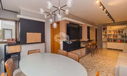A venda apartamento de 3 dormitórios, 2 vagas de garagem, no bairro Cristo Redentor, em Porto Alegre/RS.