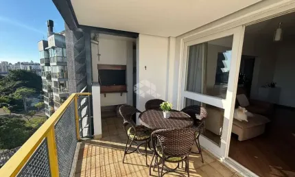 Apartamento com 2 dormitórios, 1vaga  e infra no menino deus!