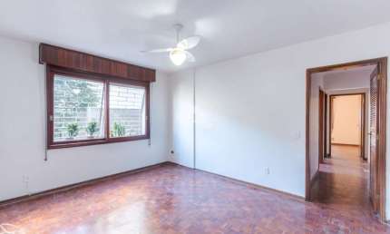 Apartamento 2 dormitórios com vaga para venda no bairro Menino Deus