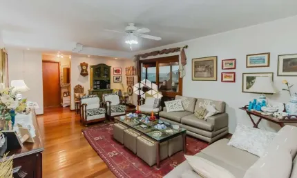 Apartamento Garden 3 dormitórios e 2 vagas com 232 m² no Petropolis