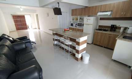 Casa 180m² com 3 Dormitórios e 4 Vagas no Jardim São Pedro