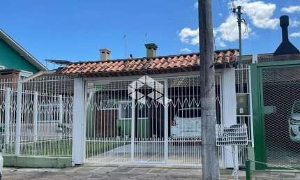 Casa Térrea de 3 Dormitórios no Residencial Verdes Campos em Porto Alegre