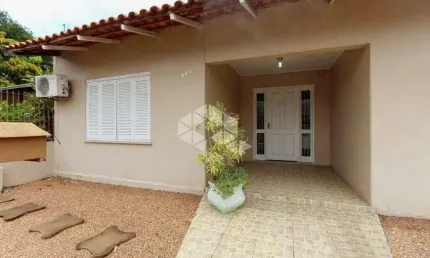 Casa 03 dormitórios e 04 vagas com 220m² no Residencial Cinco Colônias bairro Harmonia em Canoas