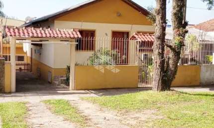 casa 03 dormitórios e 02 vagascom 200m² vila Ipiranga