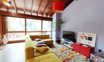 Casa 05 dormitórios ,02 suítes , 05 vagas e com 260m² no bairro São Sebastião