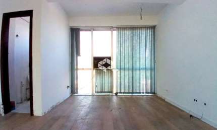 Sala comercial com 60,80 m² de área privativa no bairro Passo da Areia em Porto Alegre