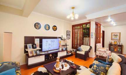 Casa 300m² com 3 Dormitórios no Bairro Partenon, com Suíte Master, Piscina e Vista Panorâmica