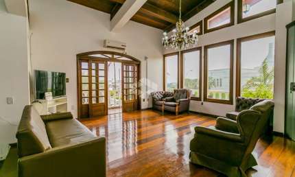 Excelente casa com 4 quartos a venda na Vila Jardim