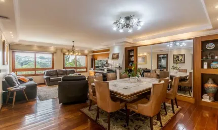 CASA 4 DORMITÓRIOS 3 SUÍTES COM 5 VAGAS - BOA VISTA