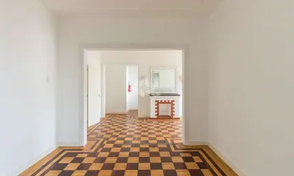 CASA/ SOBRADO COM 614M², COM 2 VAGAS DE GARAGEM COBERTA E EDÍCULA - MOINHOS DE VENTO