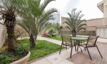 Casa 233m² com 4 Quartos e 4 Banheiros à Venda no Bairro Jardim Itu