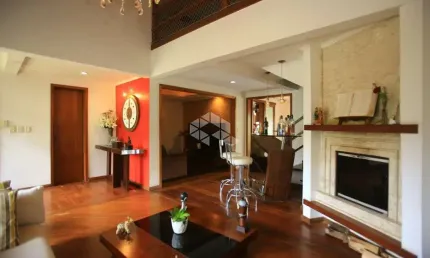 CASA 3 DORMITÓRIOS, 1 SUITE COM VAGA, PISCINA  NO JARDIM PLANALTO!