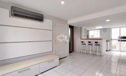 Casa em Condomínio de 03 dormitórios  com 84m² privativos e vaga no Jardim Itu - Porto Alegre