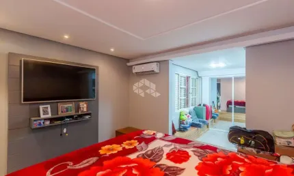 CASA SEMI MOBILIADA 2 DORMITÓRIOS COM SUÍTE E VAGA ESCRITURADA - MORRO SANTANA