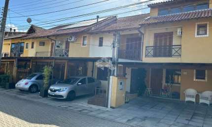 Casa em condomínio fechado com 2 quartos à venda na Avenida Edgar Pires de Castro, 1286, Hípica, Porto Alegre