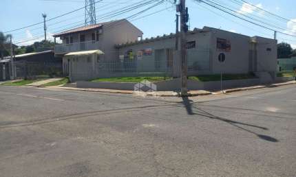 Casa de 120m² com 3 dormitórios e 2 vagas no bairro Liberdade