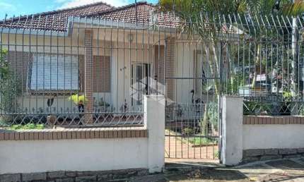 Casa com 3 quartos à venda na Avenida Clemenciano Barnasque, 616, Teresópolis, Porto Alegre