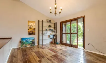 Casa de 04 dormitórios de 229,30m² privativos no Bairro Jardim Itú