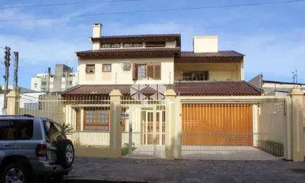 Sobrado com 340m² e 4 quartos à venda no bairro Nonoai