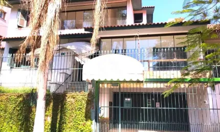 Casa a venda com 03 dormitórios Bairro Jardim Lindóia