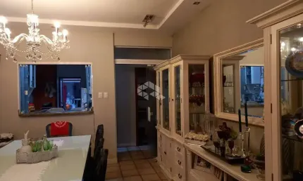 Casa à venda na Cidade Baixa com 5 quartos e amplo espaço de lazer