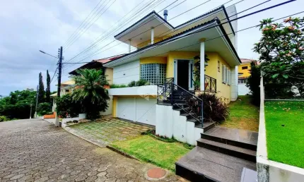 CASA 3 DORMITÓRIOS EM CONDOMÍNIO FECHADO EM COQUEIROS