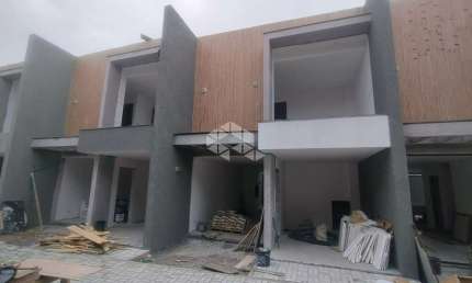 Sobrado á venda no Residencial Vila do Papagaio, casa 18.