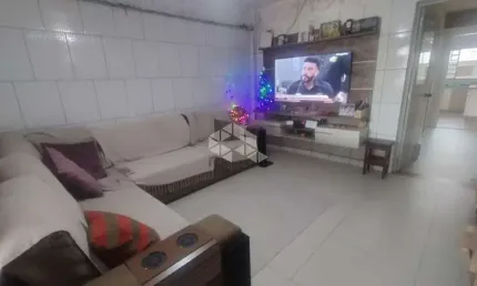 Casa com 3 Quartos e 4 banheiros à Venda, 105m² por R$ 583.000,00