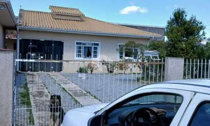 CASA 3 Quartos, 3 Vagas, Amplo Terreno - Barra do Aririú