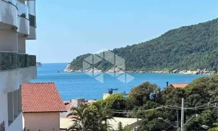 Apartamento com 02 suítes, varanda piscina churrasqueira nos Ingleses