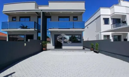 Casa de Tres dormitorios com suite, na Praia do Sonho