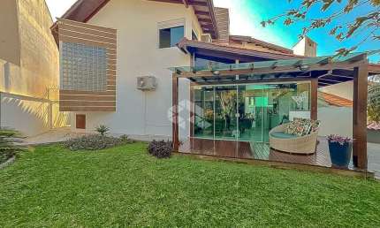 CASA COM 3 DORMITÓRIOS E SUITE NO BOM ABRIGO EM FLORIANÓPOLIS