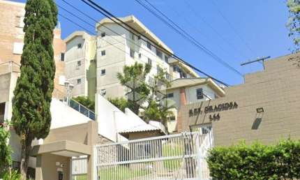 Apartamento à venda em Coqueiros - Localização Privilegiada!