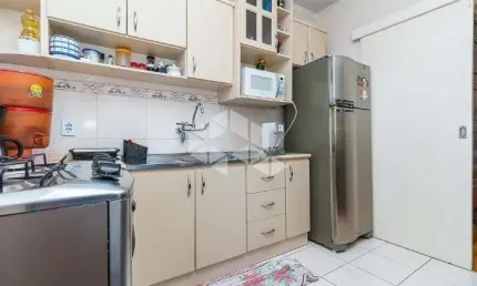 Apartamento 2 quartos, 2 banheiros, mais dependência de empregada