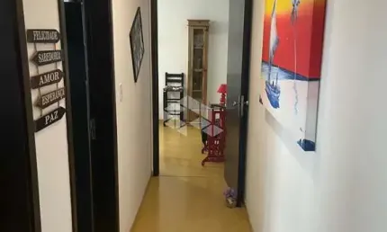 Apartamento  2 dormitórios, sala, cozinha , área de serviço, 1  banheiro, lavanderia e 1 vaga garagem coberta