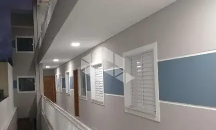 Casa em Condomínio - Sacada e Quintal - Parque Vitória