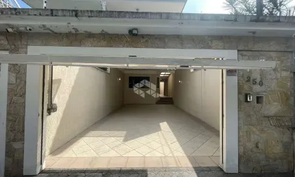 Casa sobrado 2 andares com 3 suítes e 4 vagas de garagem no bairro irmãos arnoni