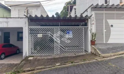 Casa a venda com dois dormitórios, dois banheiros e duas vagas