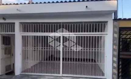Casa térrea  à venda abaixo do nivel da rua com 2  dormitórios e 2 vagas