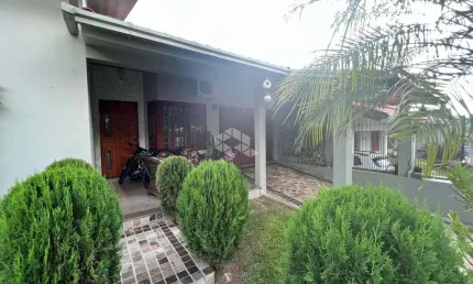 Casa com 03 dormitórios, sendo uma suíte, à venda no Bairro São Cristóvão em Lajeado