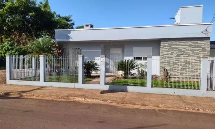 Casa com 02 dormitórios, com 01 suíte à venda em Bom Retiro do Sul