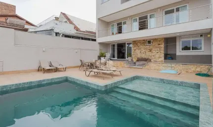 Casa com 4 quartos à venda na Avenida General Barreto Viana, 332, Chácara das Pedras, Porto Alegre