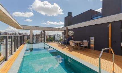 Espetacular apartamento de 3 dormitórios em andar alto em Petrópolis e com vista definitiva