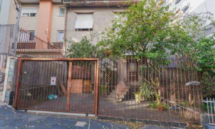 Casa 4 Dormitórios na Auxiliadora próximo a Tok &amp; Stok