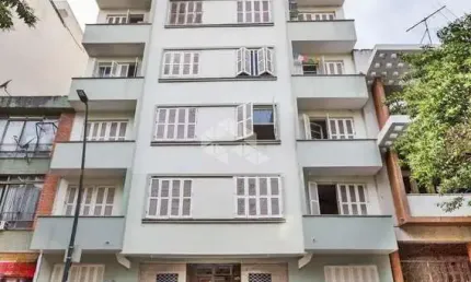 Apartamento de um dormitório situado no Centro Histórico