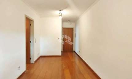 Apartamento com 1 dormitório, sol da manhã, possui elevador