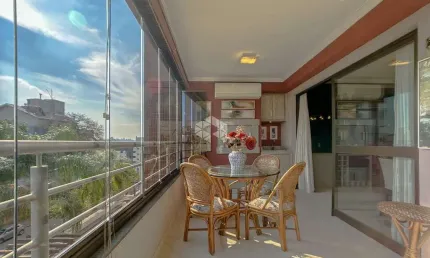 3 dormitórios, 1 suite, sacada ampla com churrasqueira , condominio com infra.