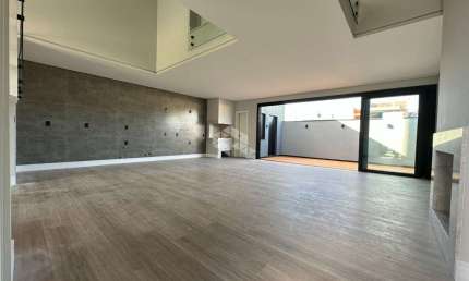 Sobrado em Condomínio com 03 suítes, 177 m ² construído, bairro Rio Branco