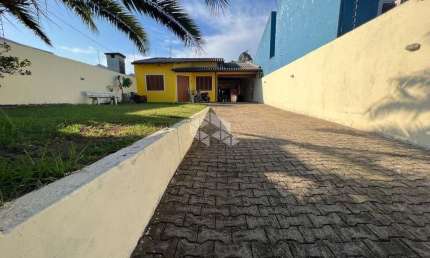 Casa de 02 dormitórios , com piscina no bairro bela vista, Sapucaia do Sul